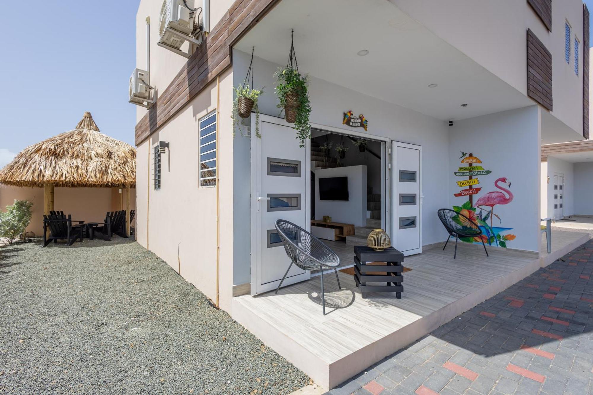 Av Curacao - Centrally Located Spacious Apartment ウィレムスタッド エクステリア 写真